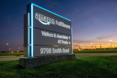 NEW-w-AMAZON Monument